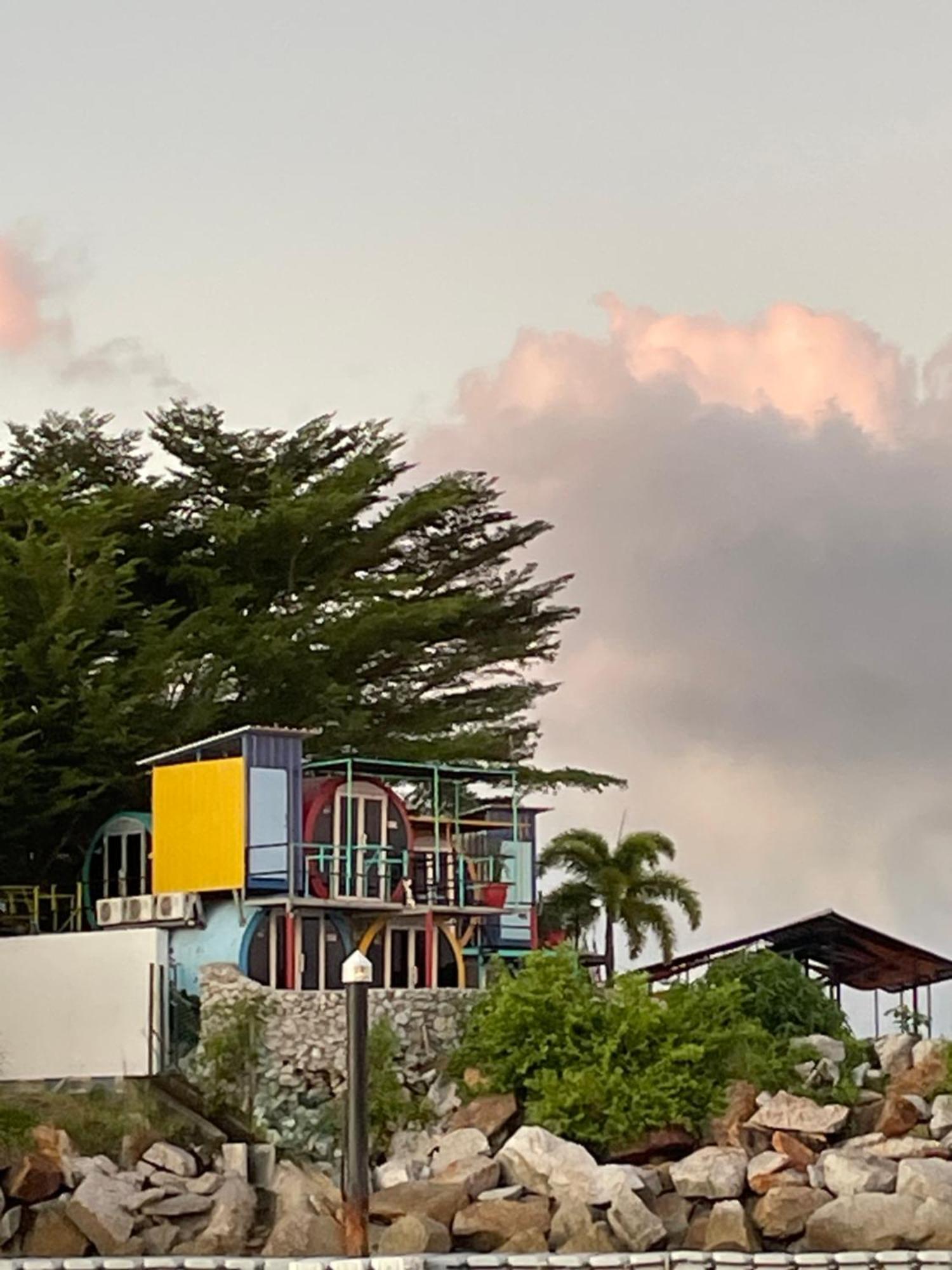 Tubotel Pantai Cenang  Esterno foto